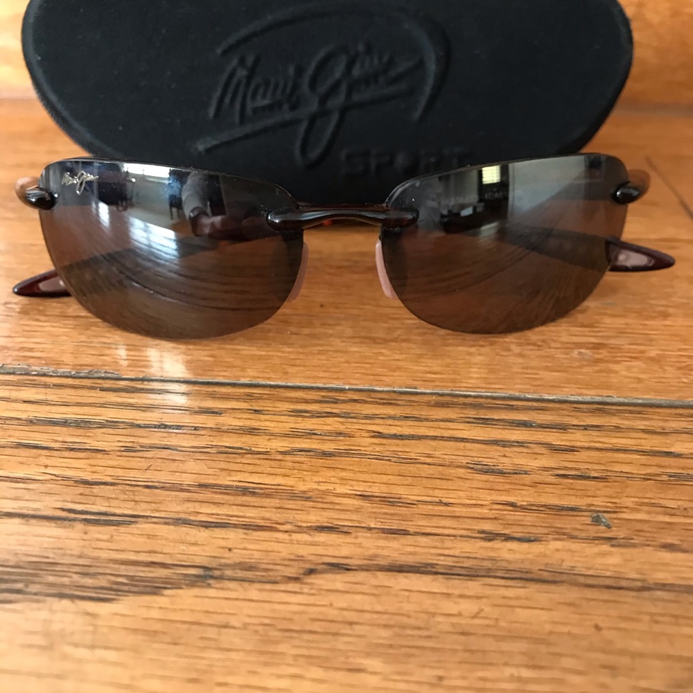 Maui Jim sunglasses tortoise nose and arms.